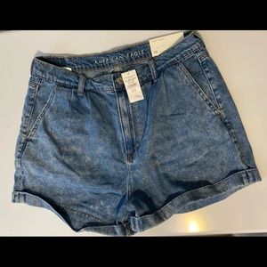 NWT AE Mom short